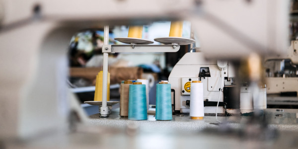 Garras Robóticas a Medida / Manos Robot / Grippers / EOAT Ciutat Vella · Grippers con Agujas para Textiles y Productos con Fibras